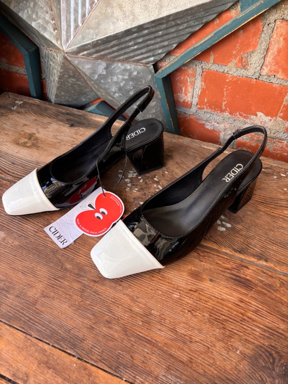 NWT CIDER Two-Tone Black & White Stretch Slingback Square Toe Block Heels Size 6